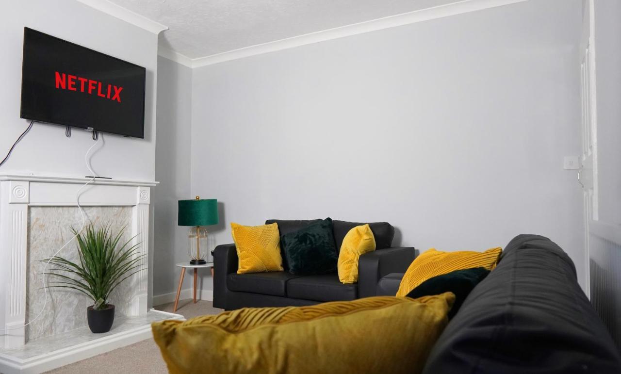 Portobello House - Four Bedroom House Perfect For Contractors - Sleeps 6 - Free Parking 伍尔弗汉普顿 外观 照片